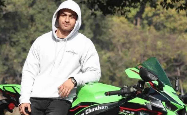 Famous YouTuber, rider, dies in tragic road accident while riding at 300 kmph speed