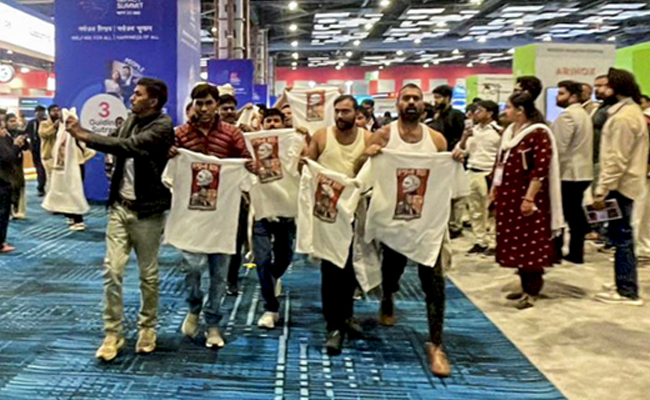 Shirtless protest: Delhi court sends 3 IYC workers arrested from Shimla to 3-day police custody