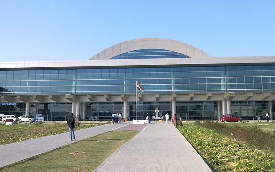 AAI recommends Centre to privatise 6 airports including Amritsar, Varanasi