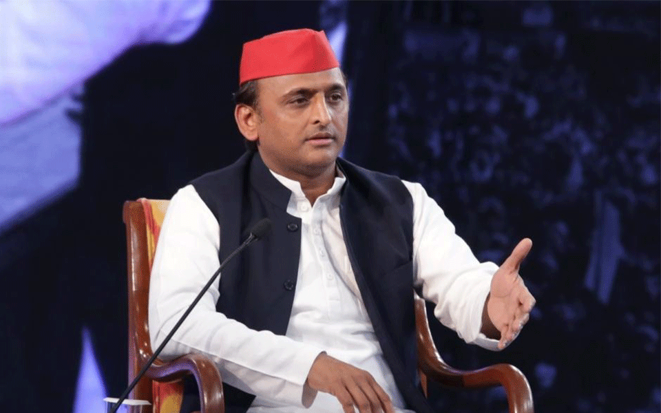 Nobody becomes EC without political approach: Akhilesh