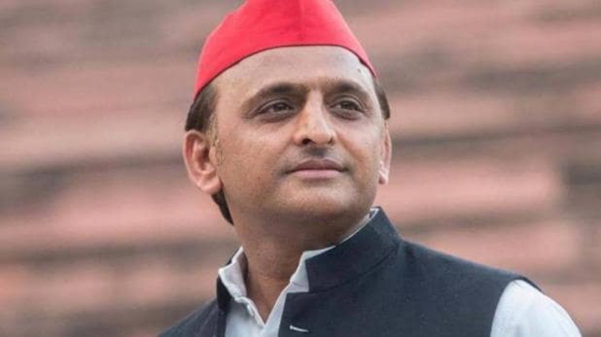 Akhilesh Yadav, 20 SP workers booked over alleged assault on journalists in Moradabad