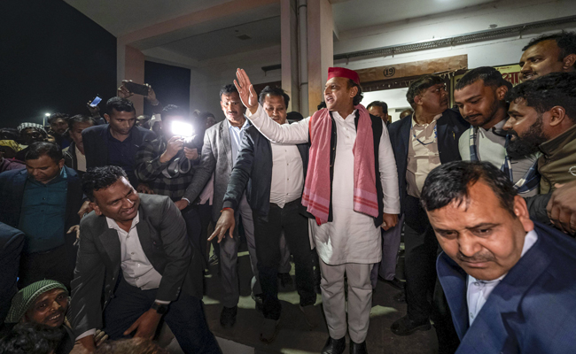 Akhilesh Yadav questions BJP government's preparedness for Mahakumbh, offers help