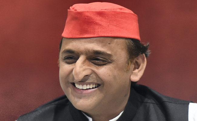 Akhilesh Yadav visits Mukhtar Ansari's family in Ghazipur