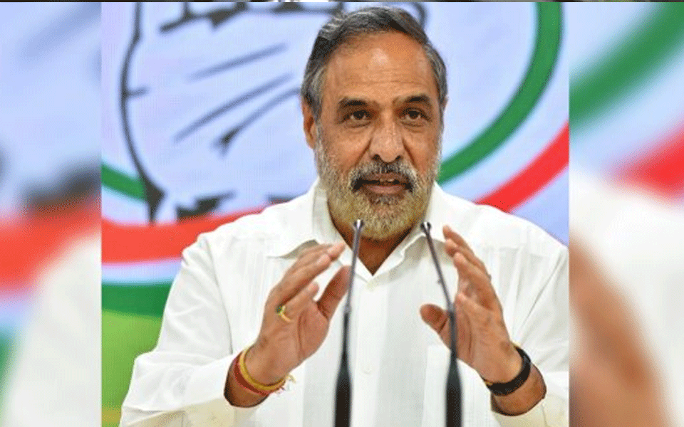 Anand Sharma slams 'hooliganism' outside Sibal's house, urges Sonia Gandhi to take action