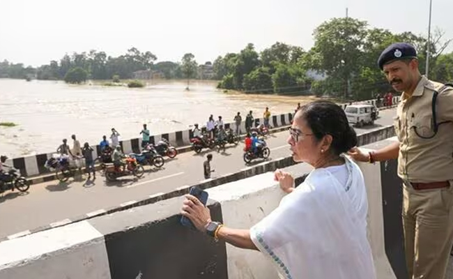 Mamata again writes to PM Modi on Bengal flood, says her govt not consulted on water release by DVC