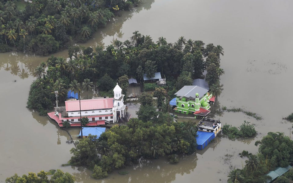 Art auction raises 42.5 lakh for Kerala's disaster relief fund