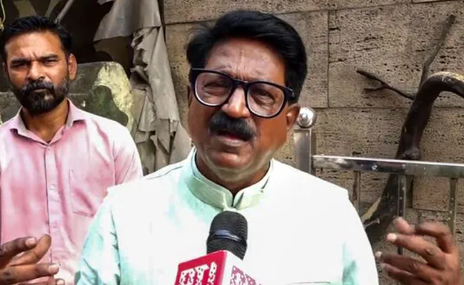 Balasaheb would have broken his mouth: Eknath Shinde on Arvind Sawant's 'imported maal' remark