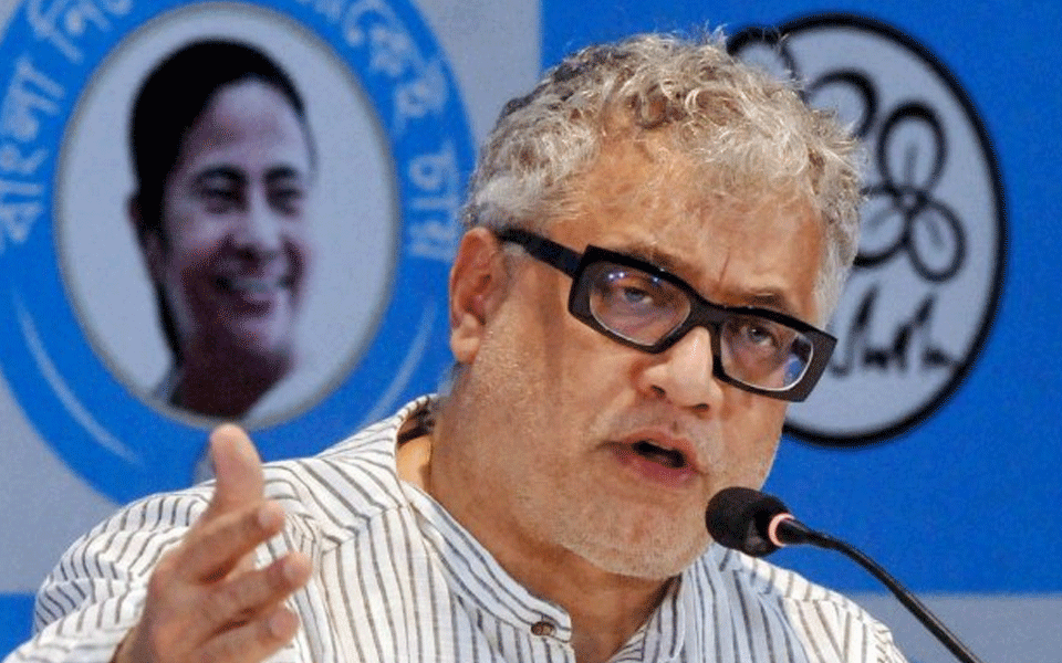 TMC's Derek O'Brien joins dharna of 12 suspended MPs at Parliament complex