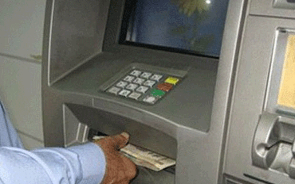 Robbers flee with entire ATM machine in Dwarka