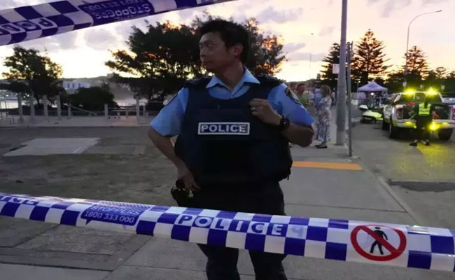 Gunman at large in Australia after leaving 3 dead, 1 wounded