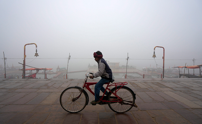 Early morning dense fog persists over north India, rail traffic affected