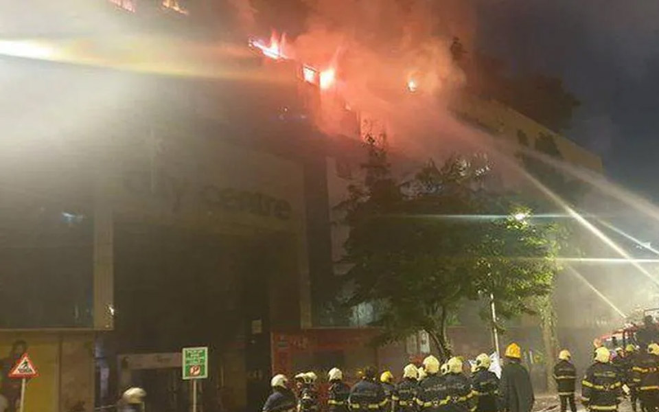 Mumbai mall blaze: 3,500 people evacuated from adjacent tower