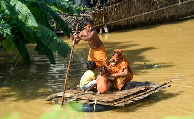 Flood situation in Bihar worsens as embankments of Kosi, Bagmati rivers breached