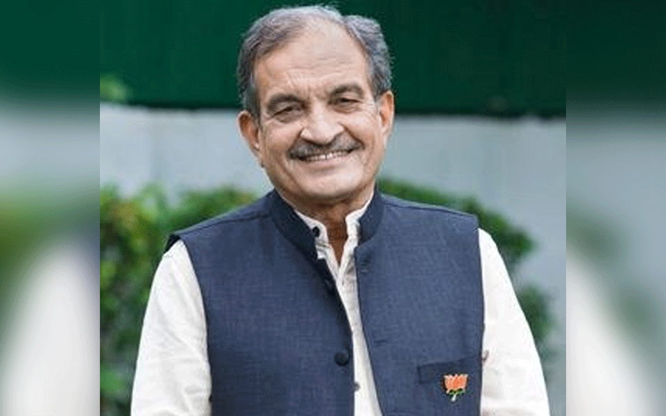 BJP leader and ex-Union minister Birender Singh extends support to farmers' agitation