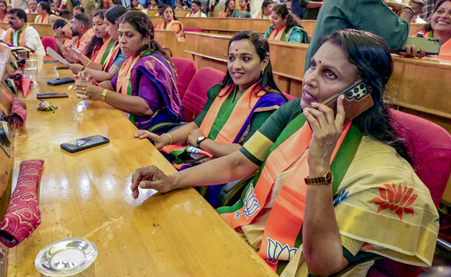 CPI(M) MLA, BJP councillor spar over office space, bury hatchet later