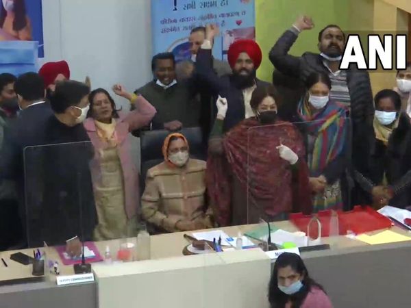 Chandigarh: AAP cries foul as BJP candidate wins mayoral election