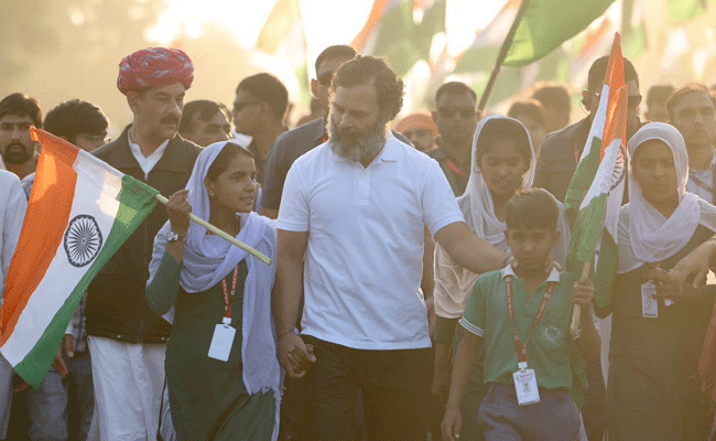 Rahul Gandhi resumes Bharat Jodo Yatra in Agar Malwa on last day of Madhya Pradesh leg