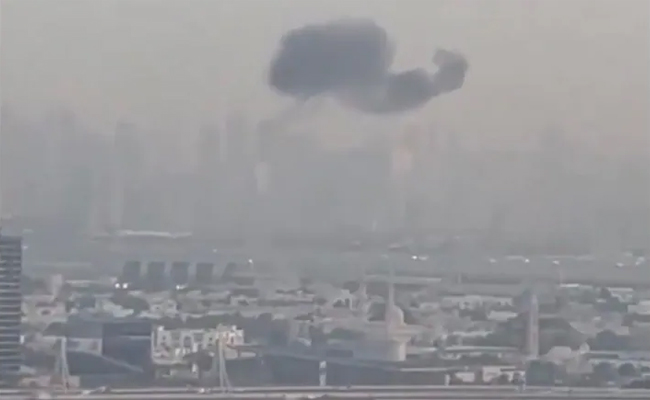 Explosion heard over Dubai airport followed by cloud of smoke