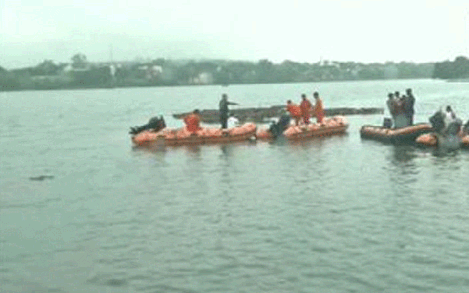 11 drown as boat capsizes during Ganesh idol immersion in Bhopal
