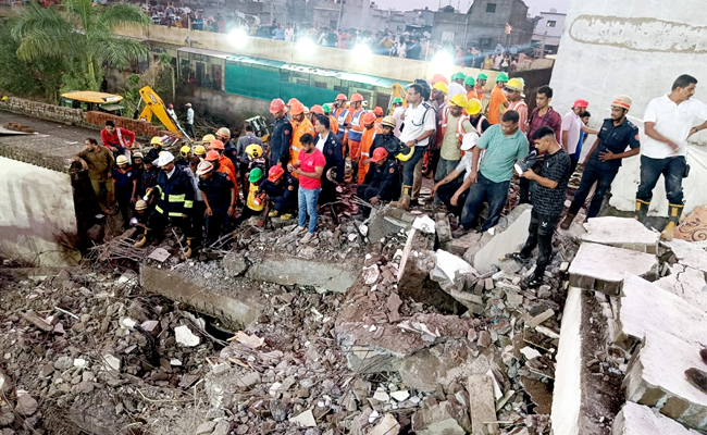 Surat building collapse: Death toll rises to 7