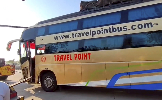 6 killed as double-decker bus hit van on Yamuna Expressway in UP's Hathras