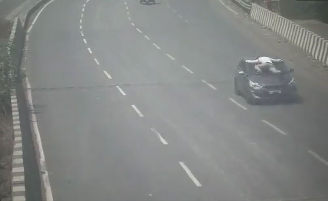 Navi Mumbai: Cop dragged on car bonnet for 20 km; driver held for murder bid, drug consumption