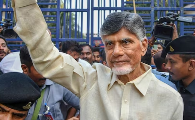 TDP president Chandrababu Naidu meets Amit Shah