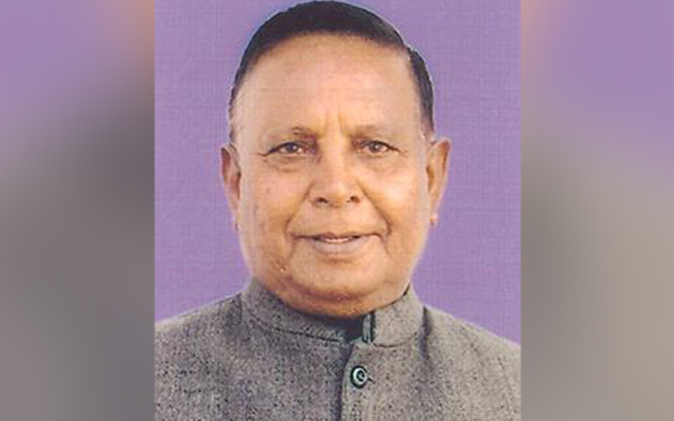 Cow attacks BJP MP Liladhar Vaghela, admitted in ICU