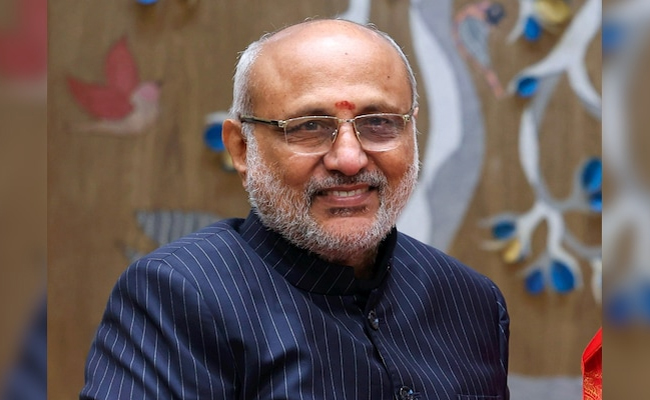 Graduates to be architects of Viksit Bharat, their degrees commitment to nation, says VP