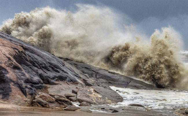 Depression to intensify into cyclone, cross Andhra coast on Monday