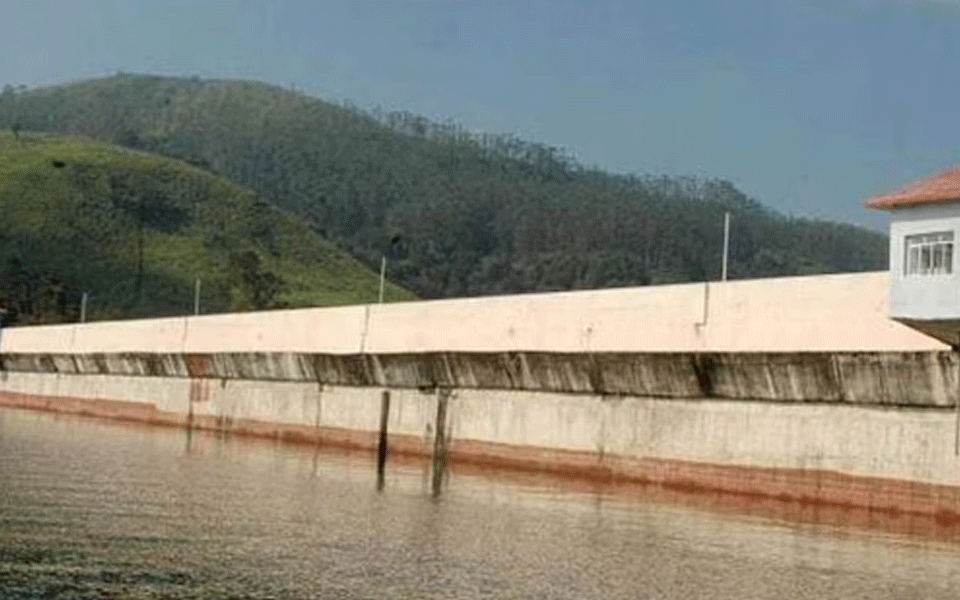 Tamil Nadu opens one shutter of Mullaperiyar dam due to rising water levels