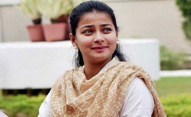 Daughter Praniti will contest LS election from Solapur, says Congress veteran Sushil Kumar Shinde