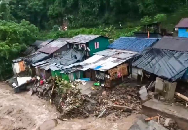 Eighteen dead as heavy rain triggers massive landslides in Darjeeling; CM visit on Oct 6