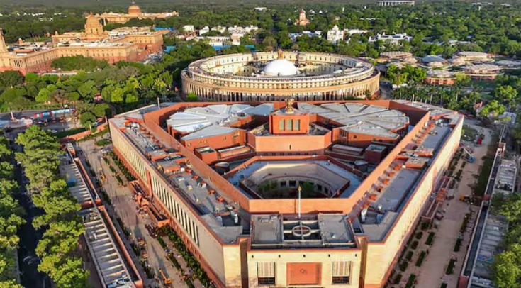 20-year-old man held for trying to scale Parliament wall in early morning security breach