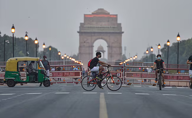 Delhi records minimum temperature of 18.1 deg C