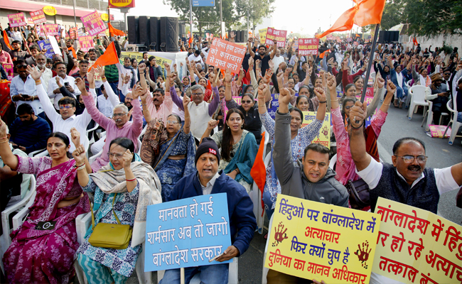 Hundreds protest in Delhi against atrocities on Hindus, other minorities in Bangladesh