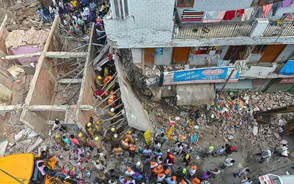 Woman, 4 children killed in building collapse in northwest Delhi