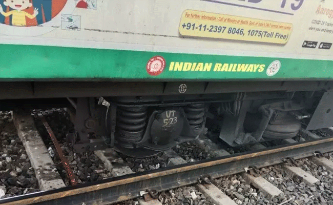 Wheel of local train derails in Chennai