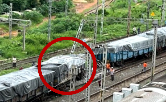 Goods train derails near Bhubaneswar railway station