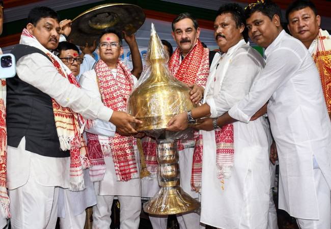 Chaotic scenes at new Assam Congress chief's felicitation