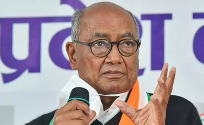 Power of organisation: Digvijaya creates flutter ahead of CWC meet by sharing Modi's picture