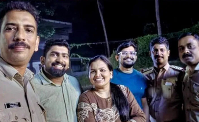 Kerala Guv, opposition leader praise doctors who performed life-saving procedure on road