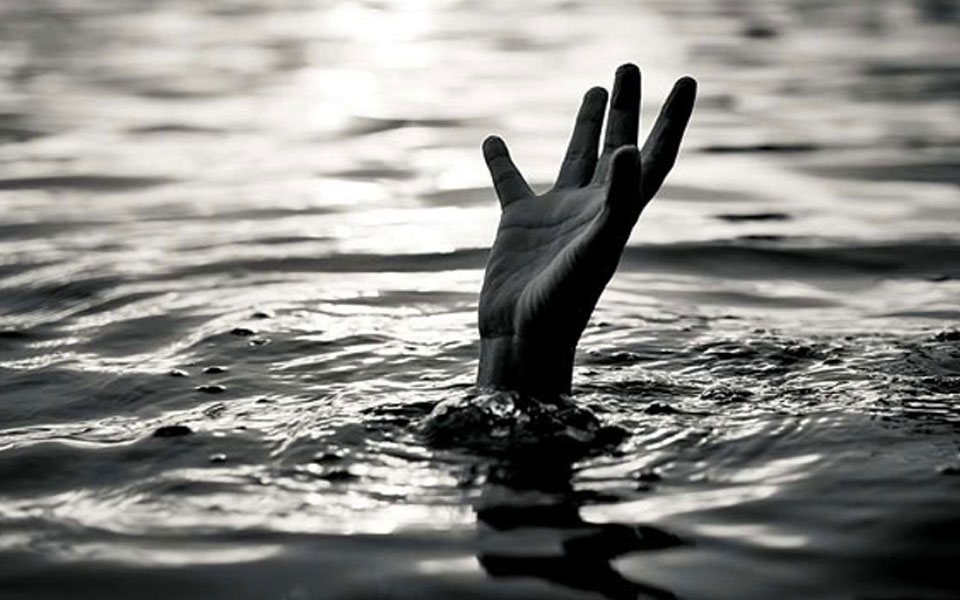 Two drown while taking selfie near Chenab