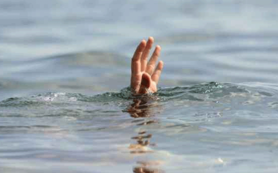 2 drown as boat overturns in rivulet during selfie bid