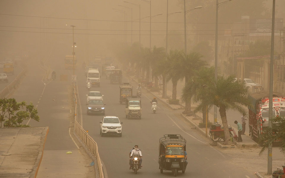 Dust situation in Delhi may improve from Saturday onwards