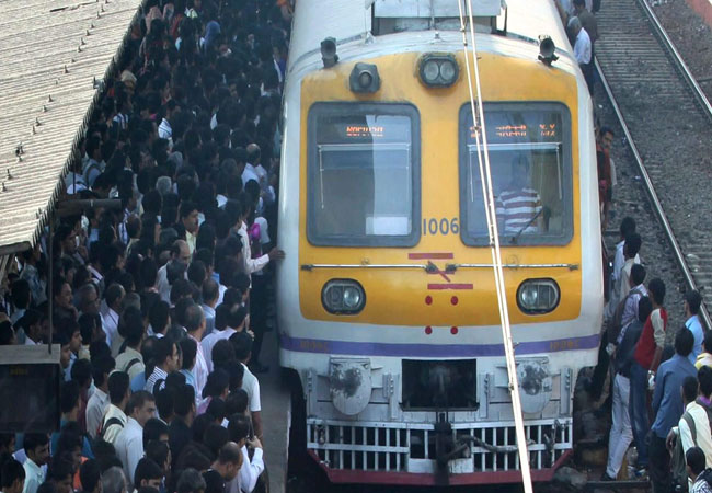More than 2,500 WR suburban trains to be cancelled for 6th line work between Khar-Goregaon till Nov