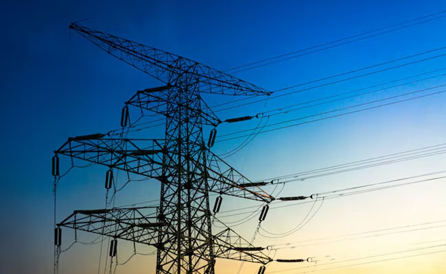 80 per cent electricity supply restored in Kashmir after disruption due to gusty winds, snowfall