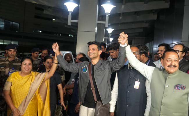 Shubhanshu Shukla returns to India to a warm welcome