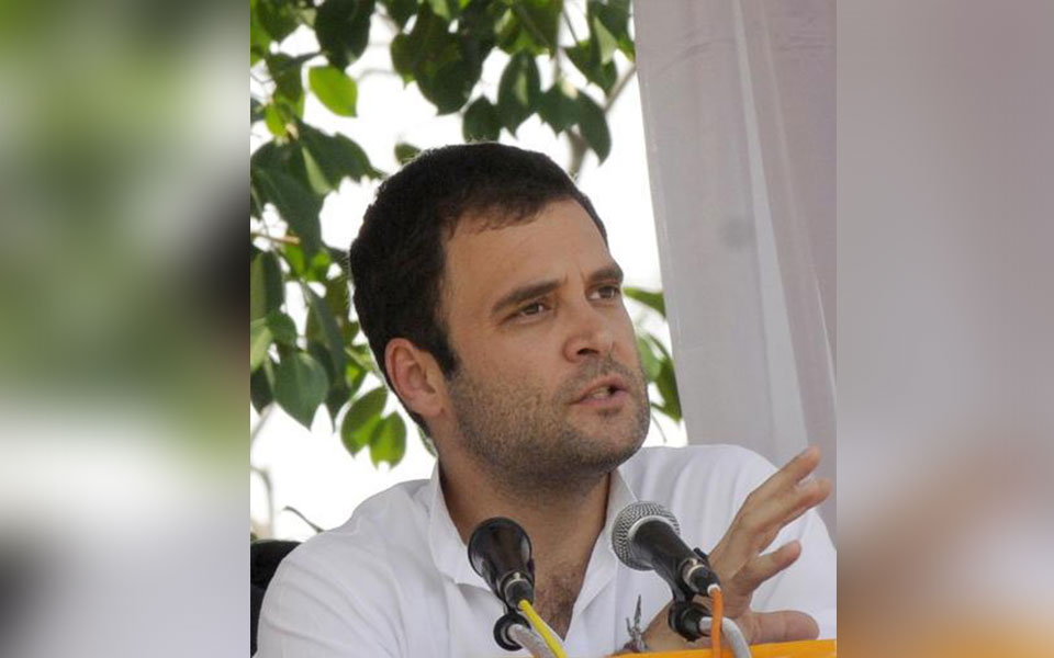 Modi hugs only privileged people, not farmers, jawans: Rahul