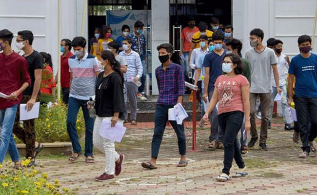 Results of IIT entrance exam JEE-Advanced announced; Vavilala Chidvila Reddy bags top rank